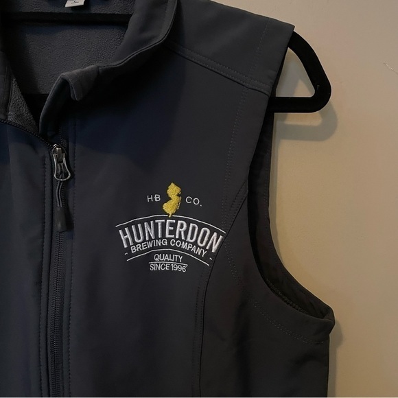 Hunterdon Brewing Company Port Authority Dark Grey Zippered Vest - Picture 3 of 7